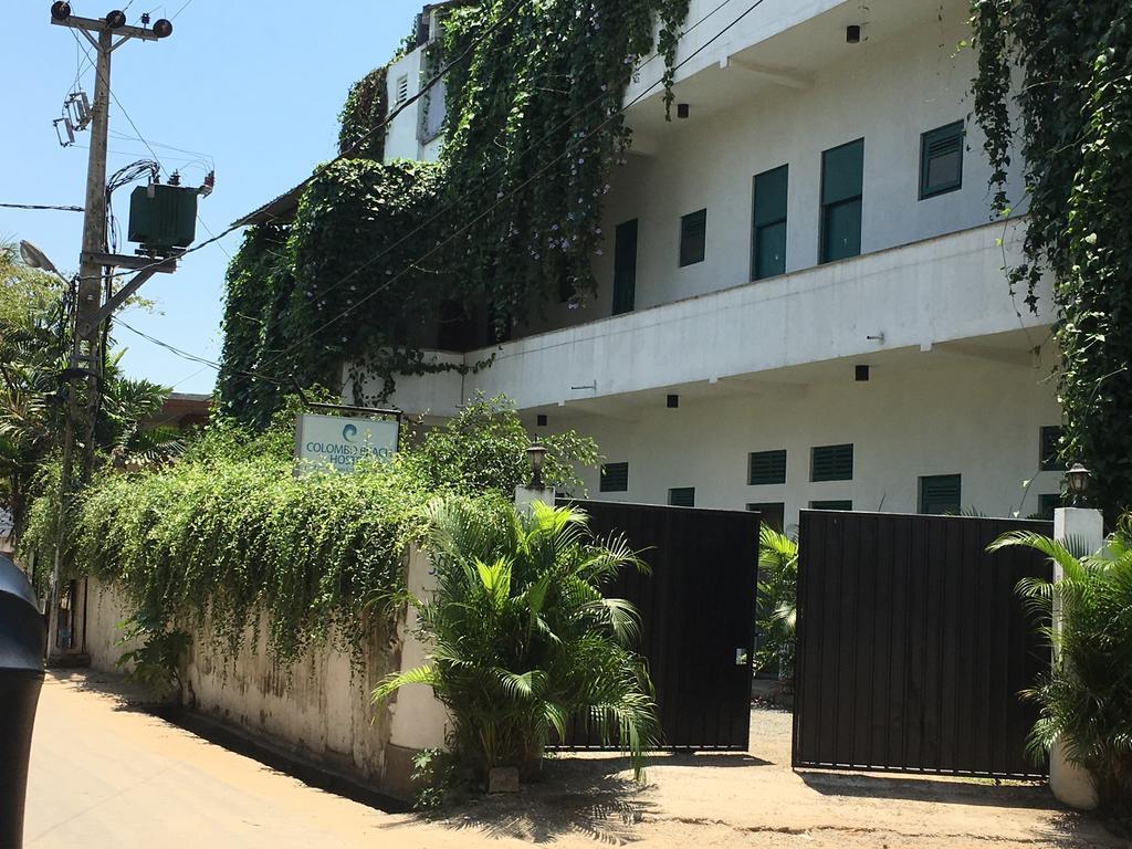 Colombo Beach Hostel Dehiwala-Mount Lavinia Buitenkant foto