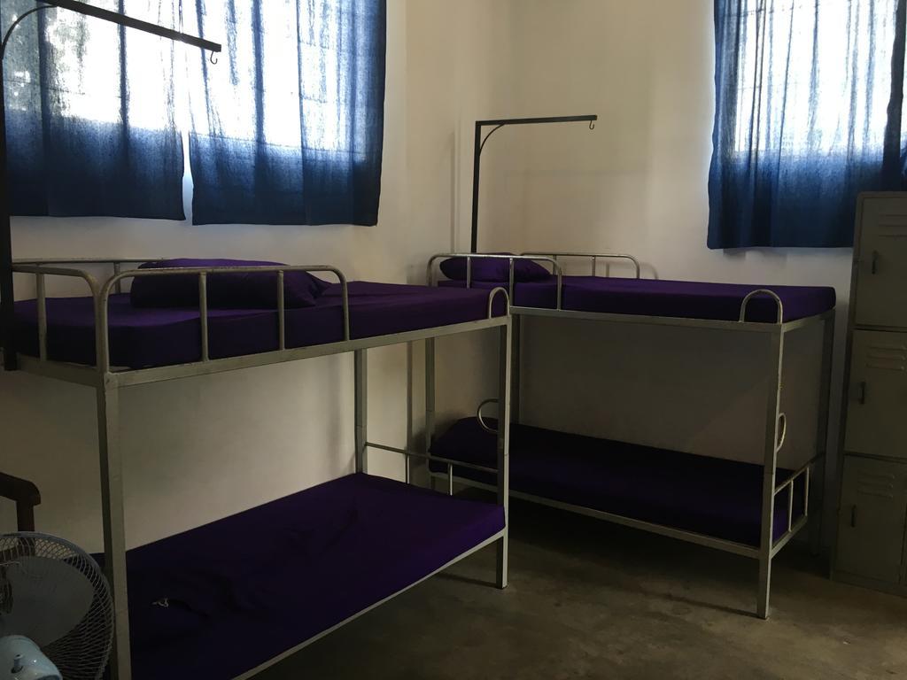 Colombo Beach Hostel Dehiwala-Mount Lavinia Buitenkant foto