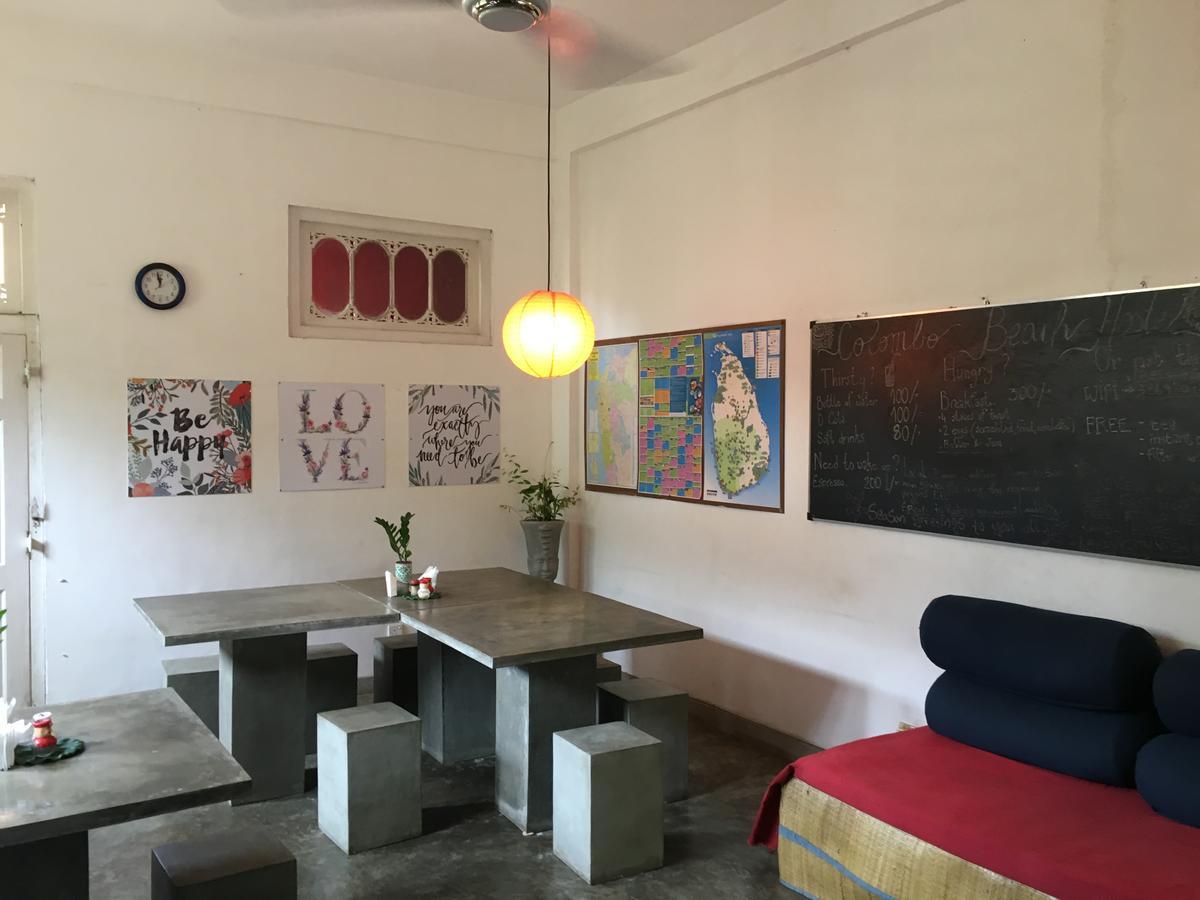 Colombo Beach Hostel Dehiwala-Mount Lavinia Buitenkant foto