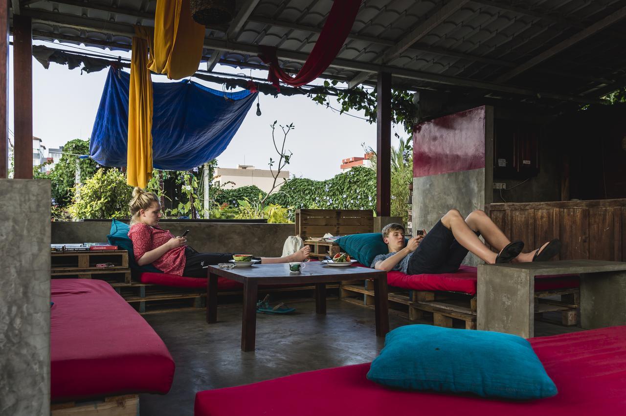Colombo Beach Hostel Dehiwala-Mount Lavinia Buitenkant foto