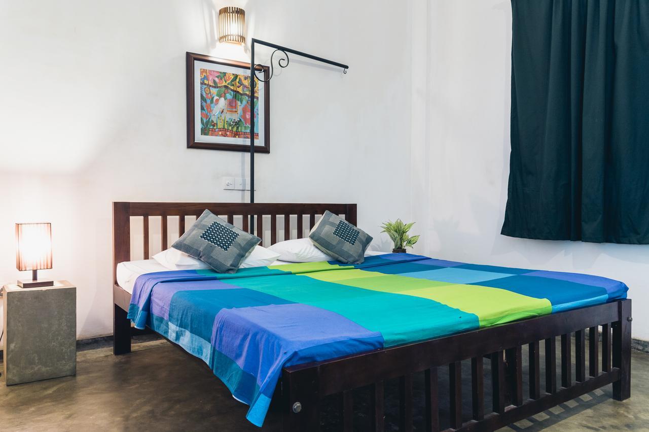 Colombo Beach Hostel Dehiwala-Mount Lavinia Buitenkant foto