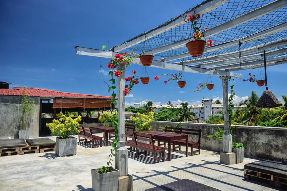Colombo Beach Hostel Dehiwala-Mount Lavinia Buitenkant foto