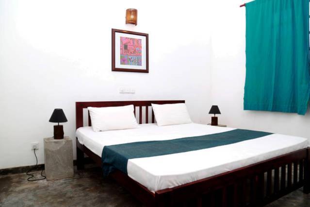 Colombo Beach Hostel Dehiwala-Mount Lavinia Buitenkant foto